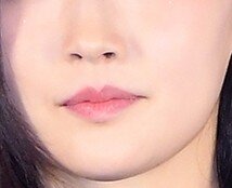 얼굴 절반보고 인물 맞추기-여자