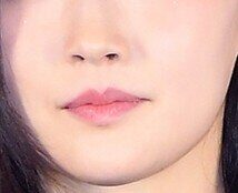 얼굴 절반보고 인물 맞추기-여자